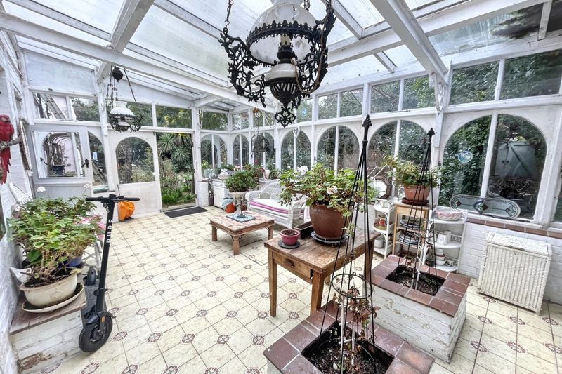 2a Preston Park Avenue